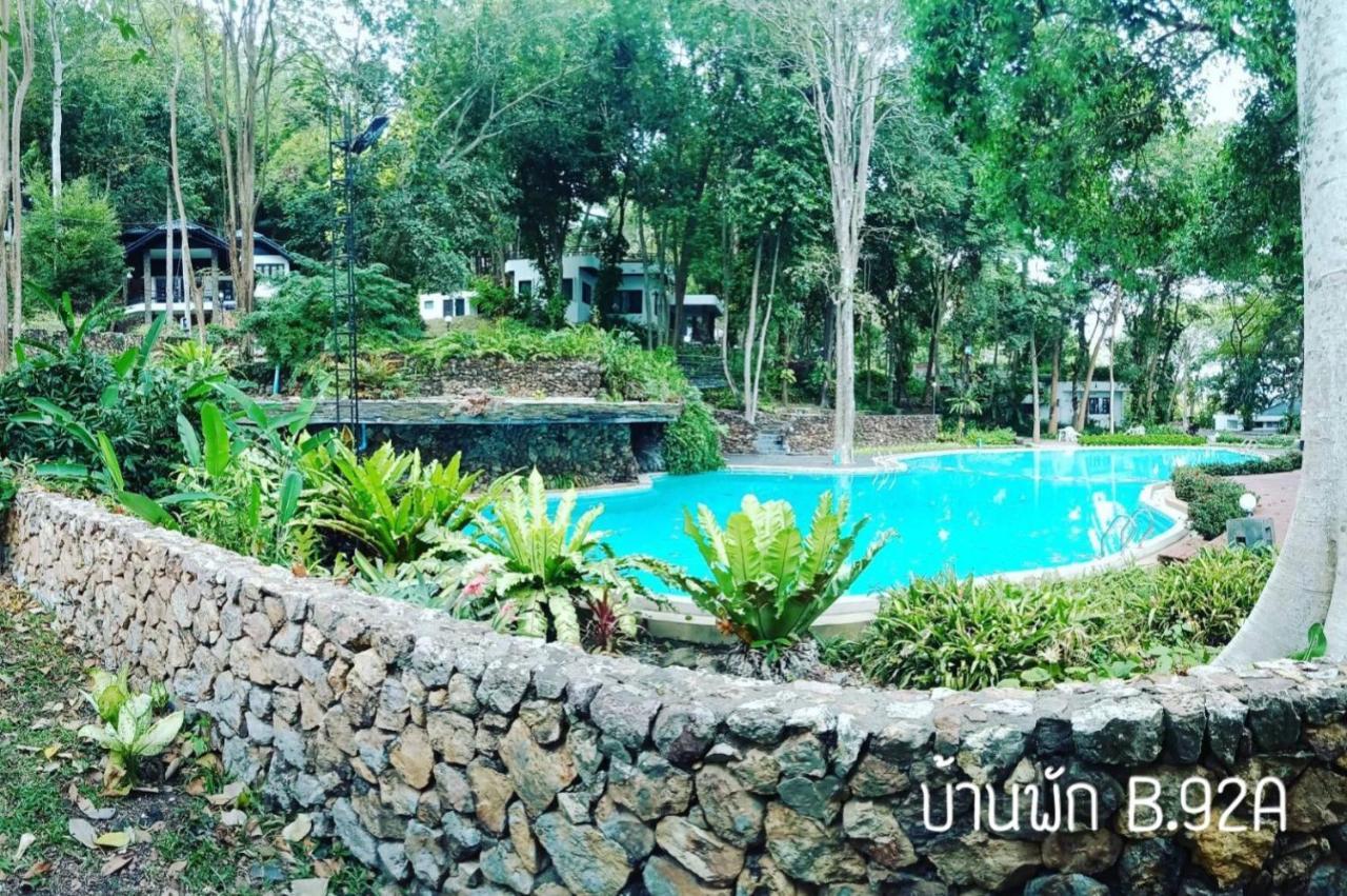 Baan Rug Nam Sai Villa แกลง ภายนอก รูปภาพ